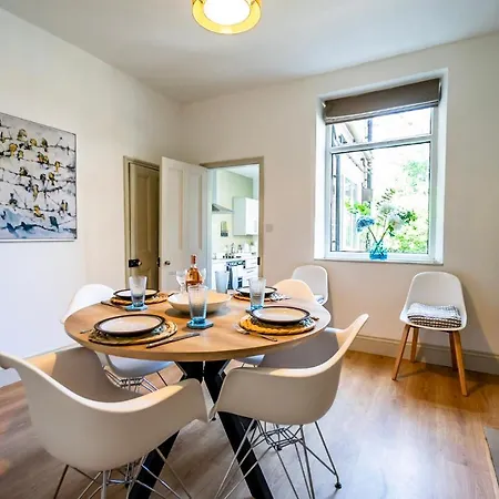 Northern Flowerhouse *